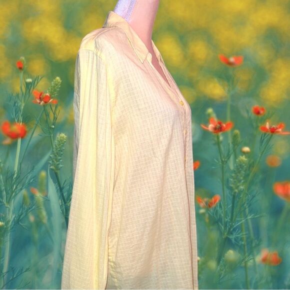 White stag pale yellow button up long sleeve blouse. - Picture 6 of 10